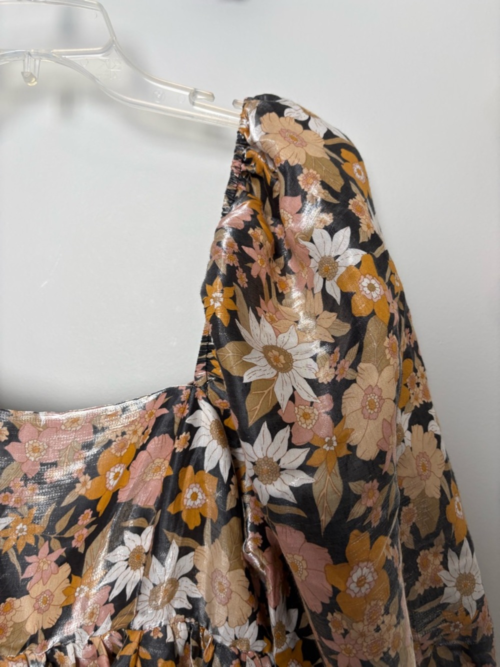 Storia Babydoll Puff Sleeve Floral Metallic Sheen Flowy Dress - Picture 3 of 10